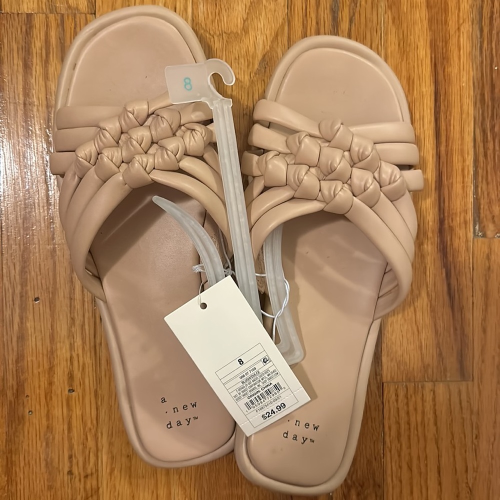 Target sandals - Picture 2 of 2